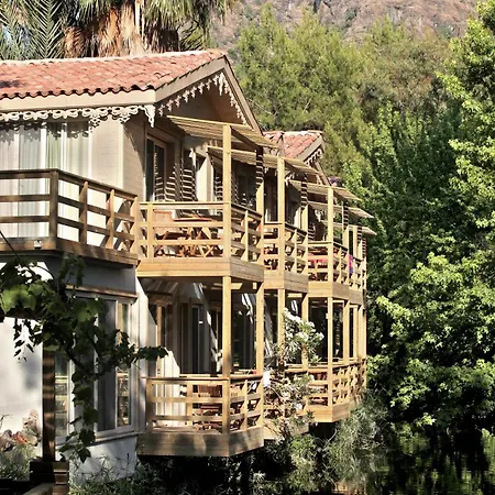 Golden Key Bordubet מלון 5*