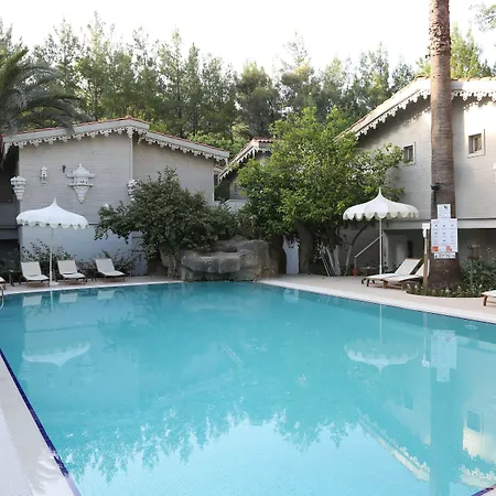 勃杜贝金钥匙酒店 酒店 马尔马里斯